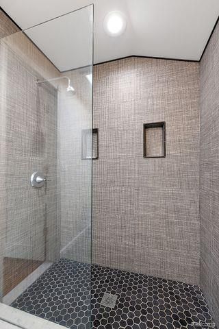 362 KESWICK Road, Bloomfield Hills, MI 48304