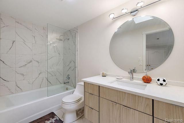 362 KESWICK Road, Bloomfield Hills, MI 48304