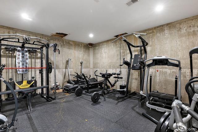 362 KESWICK Road, Bloomfield Hills, MI 48304