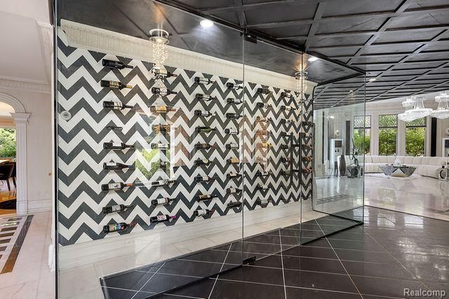 362 KESWICK Road, Bloomfield Hills, MI 48304