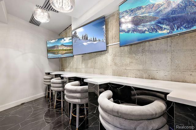 362 KESWICK Road, Bloomfield Hills, MI 48304