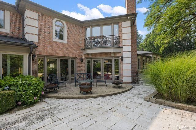 362 KESWICK Road, Bloomfield Hills, MI 48304