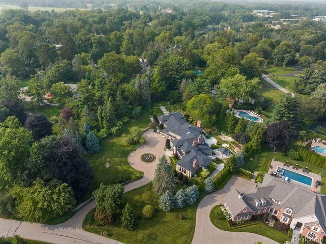 362 KESWICK Road, Bloomfield Hills, MI 48304
