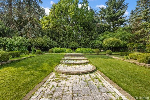 362 KESWICK Road, Bloomfield Hills, MI 48304