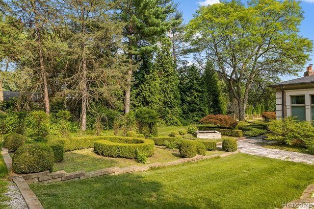 362 KESWICK Road, Bloomfield Hills, MI 48304