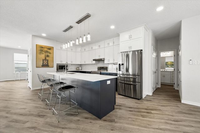 106 Quayside Drive, Tiki Island, TX 77554