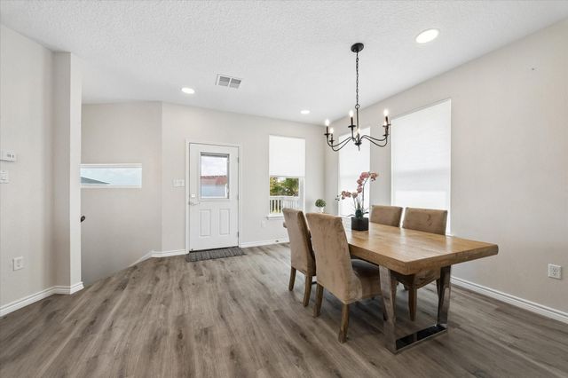106 Quayside Drive, Tiki Island, TX 77554