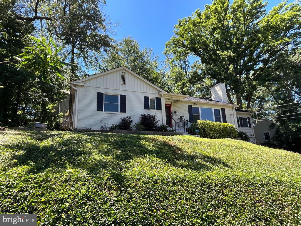 2706 S GRANT ST, Arlington, VA 22202