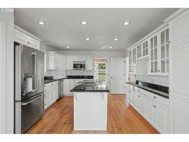 12024 S SHADOW HILLS Ct, Turner, OR 97392