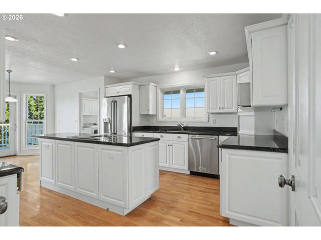 12024 S SHADOW HILLS Ct, Turner, OR 97392
