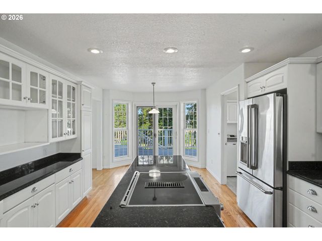 12024 S SHADOW HILLS Ct, Turner, OR 97392