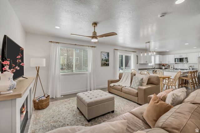 15065 S HONOR DR, Bluffdale, UT 84065