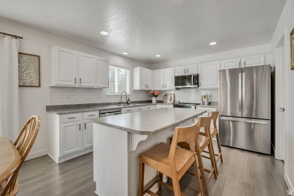 Image 11 of property listing at 15065 S HONOR DR, Bluffdale, UT 84065