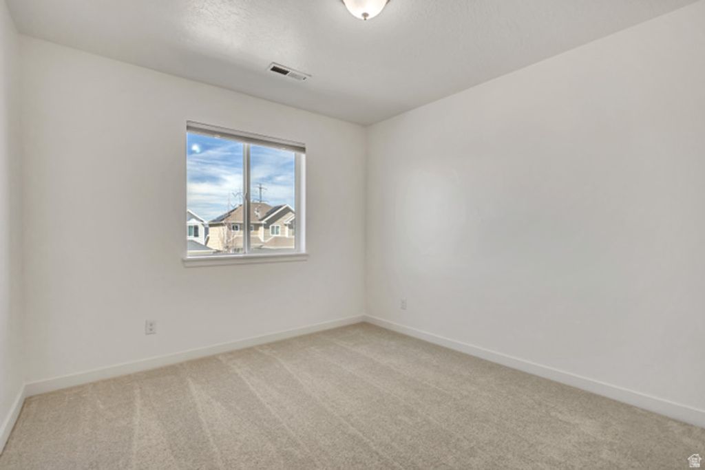 Image 24 of property listing at 15065 S HONOR DR, Bluffdale, UT 84065