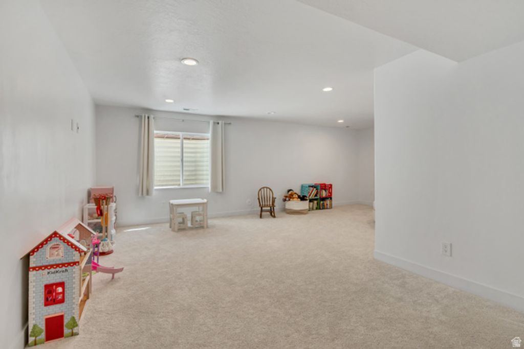 Image 28 of property listing at 15065 S HONOR DR, Bluffdale, UT 84065