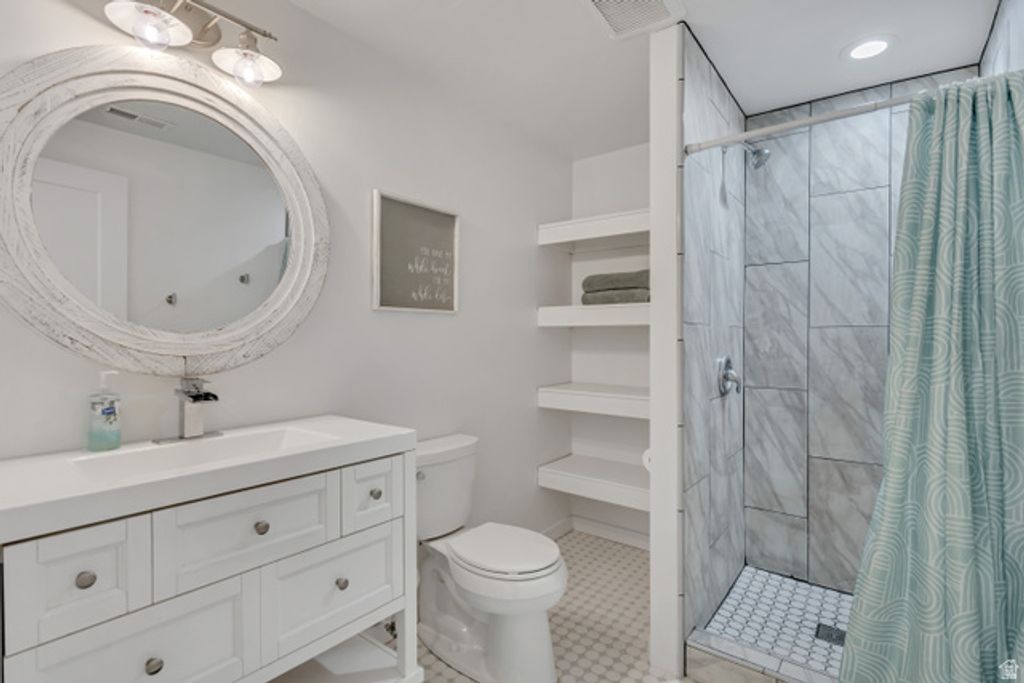 Image 31 of property listing at 15065 S HONOR DR, Bluffdale, UT 84065