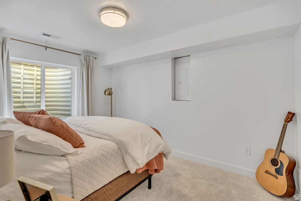 Image 32 of property listing at 15065 S HONOR DR, Bluffdale, UT 84065