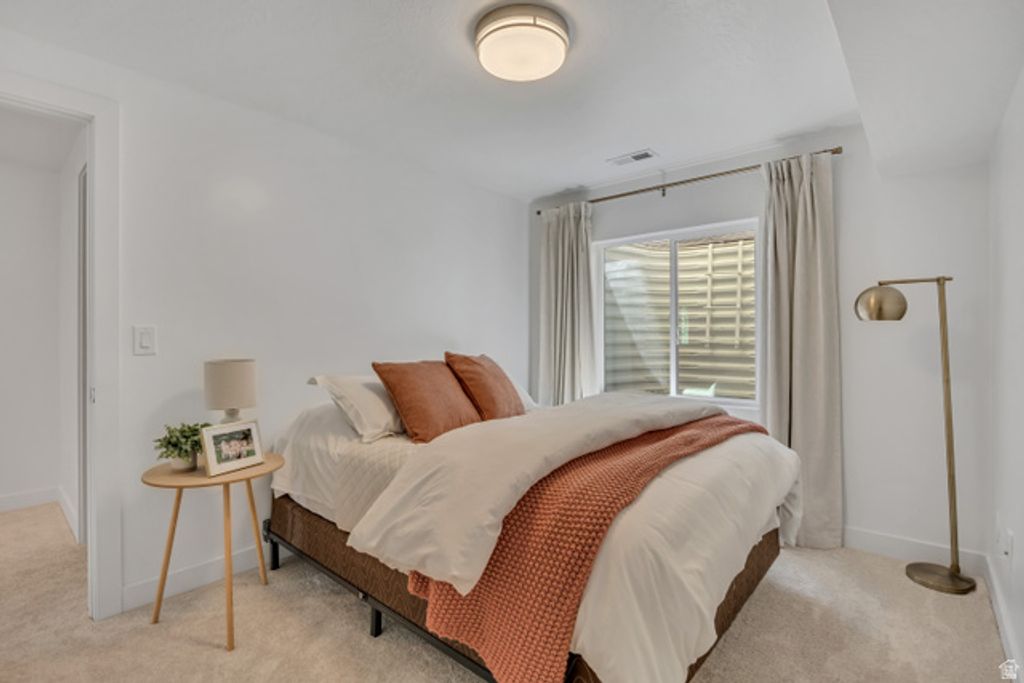 Image 33 of property listing at 15065 S HONOR DR, Bluffdale, UT 84065