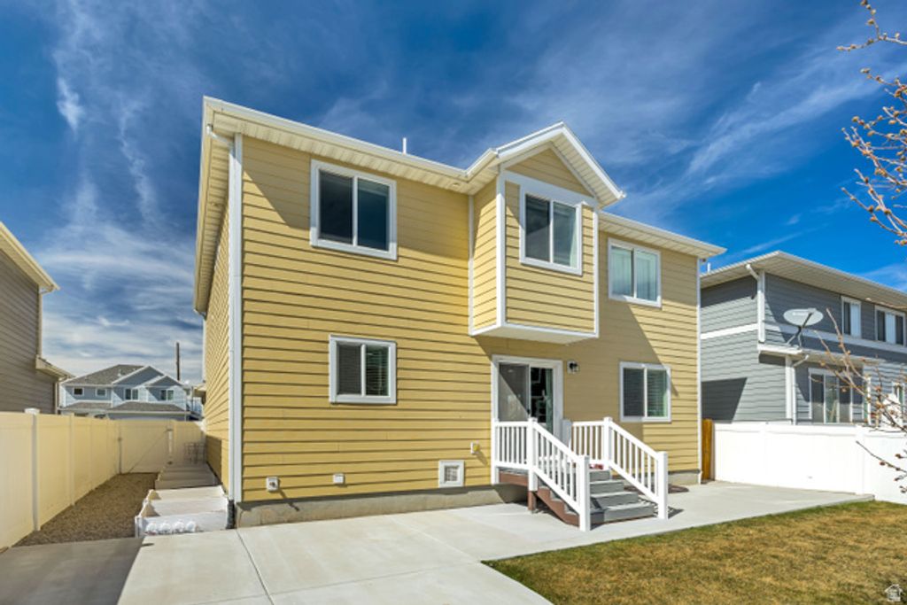 Image 34 of property listing at 15065 S HONOR DR, Bluffdale, UT 84065