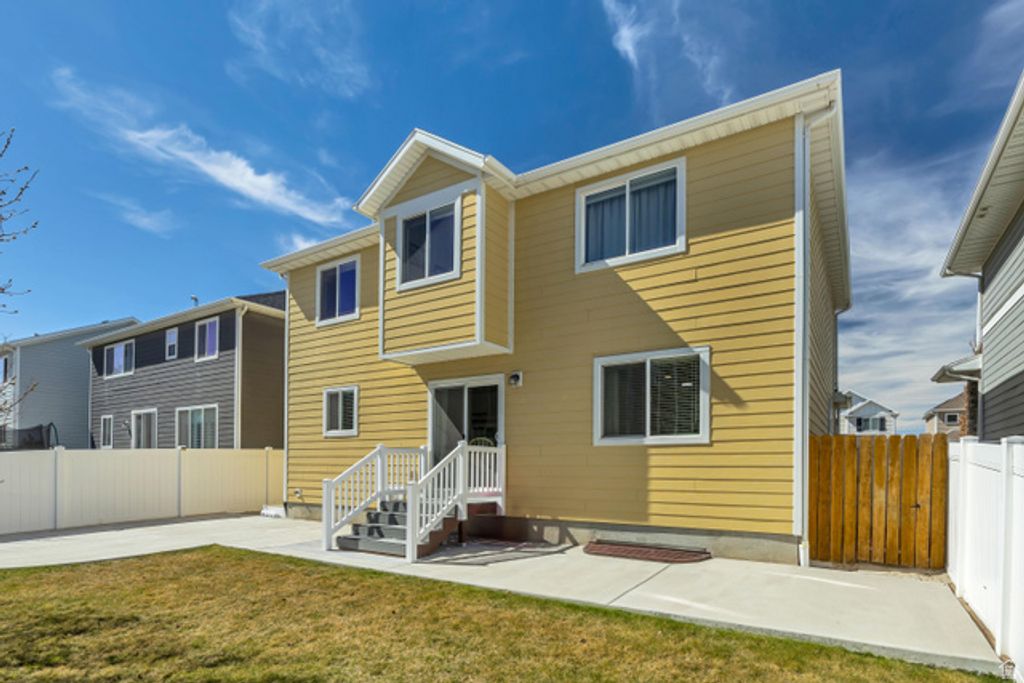 Image 36 of property listing at 15065 S HONOR DR, Bluffdale, UT 84065