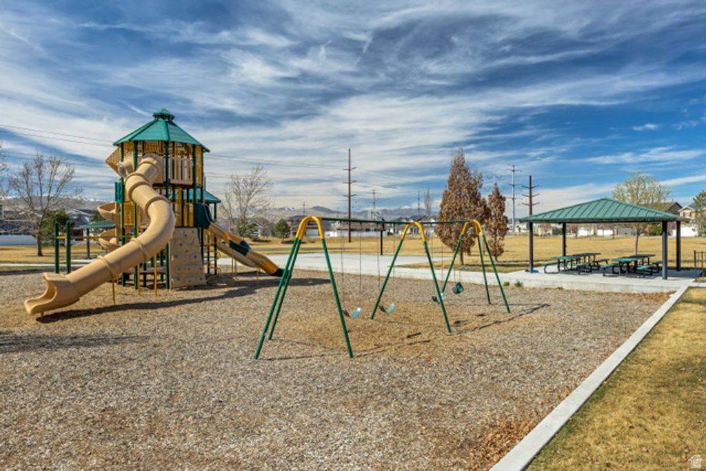 Image 40 of property listing at 15065 S HONOR DR, Bluffdale, UT 84065