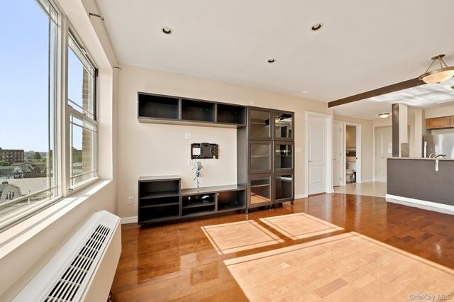 40-40 75th Street 7D, Elmhurst, NY 11373