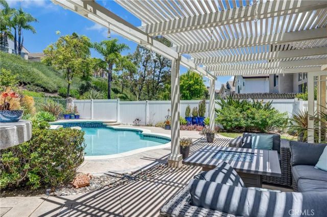 23 Galeana, Lake Forest, CA 92610