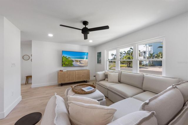 414 79TH STREET, Holmes Beach, FL 34217