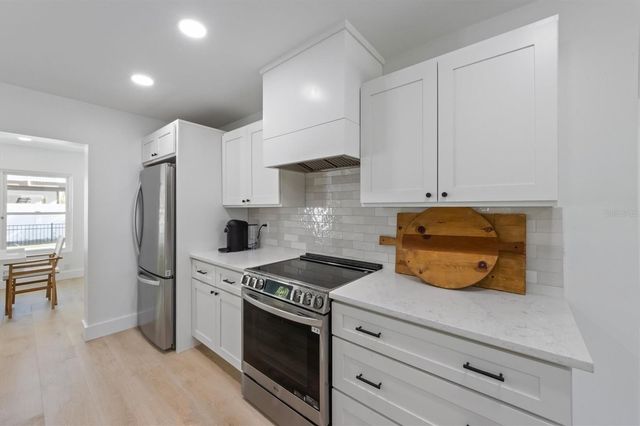 414 79TH STREET, Holmes Beach, FL 34217