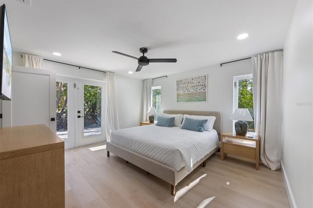 414 79TH STREET, Holmes Beach, FL 34217