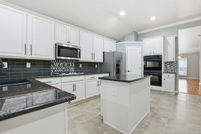 14514 Gunter Ave, San Antonio, TX 78254