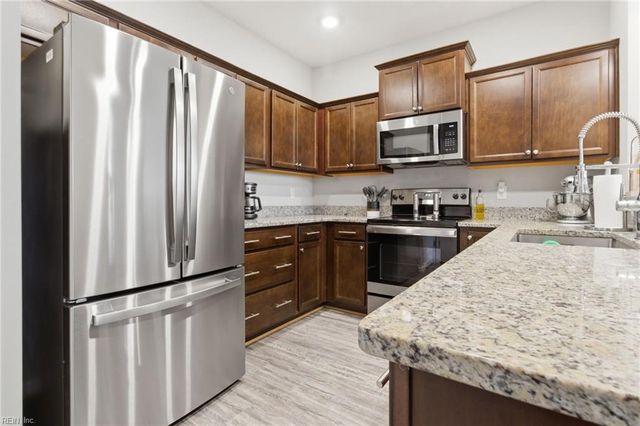 909 Kathy Ann WAY W, Carrollton, VA 23314