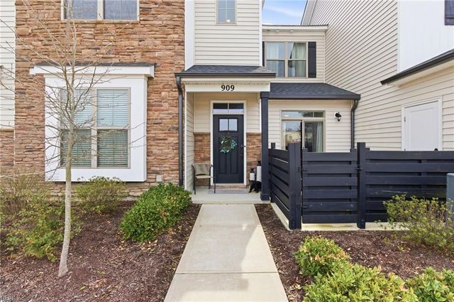 909 Kathy Ann WAY W, Carrollton, VA 23314