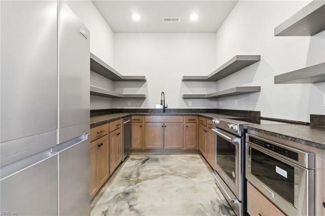 909 Kathy Ann WAY W, Carrollton, VA 23314