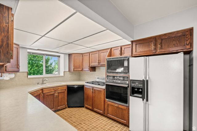 4869 S DAMON WAY, Holladay, UT 84117