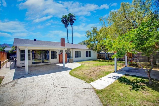 895 W Crestview, Corona, CA 92882