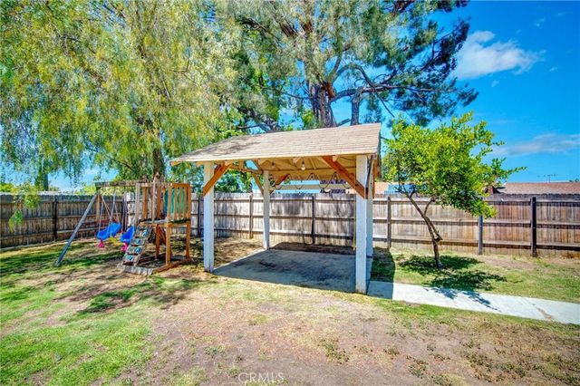 895 W Crestview, Corona, CA 92882