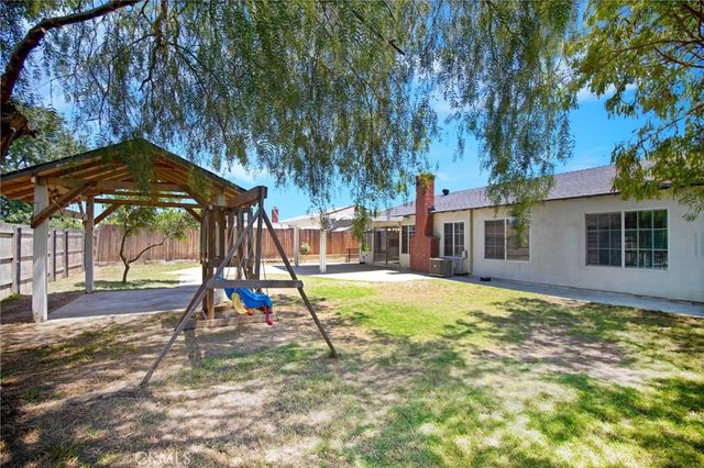 895 W Crestview, Corona, CA 92882