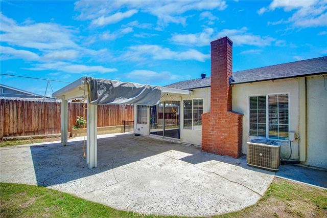 895 W Crestview, Corona, CA 92882