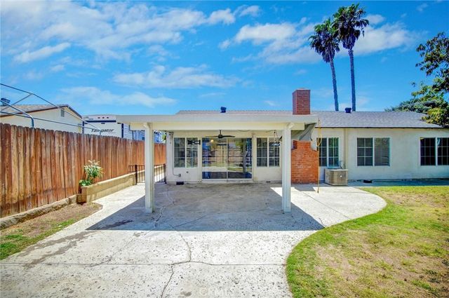 895 W Crestview, Corona, CA 92882