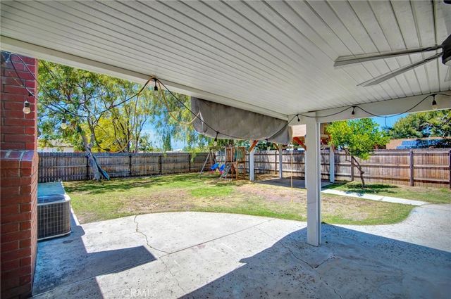 895 W Crestview, Corona, CA 92882