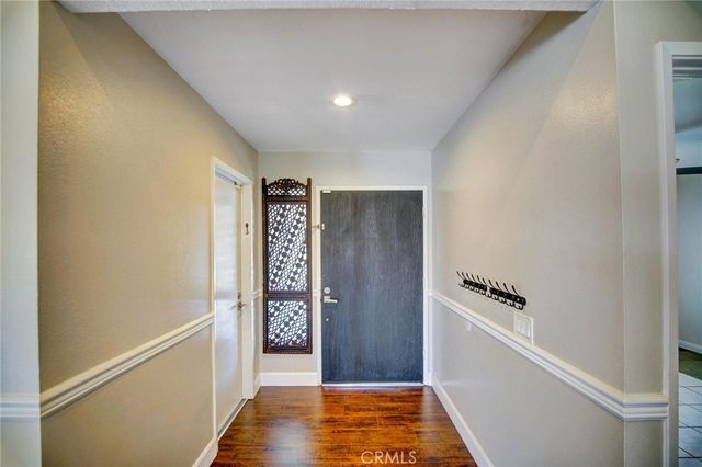895 W Crestview, Corona, CA 92882
