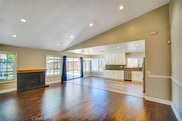 895 W Crestview, Corona, CA 92882