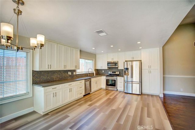895 W Crestview, Corona, CA 92882