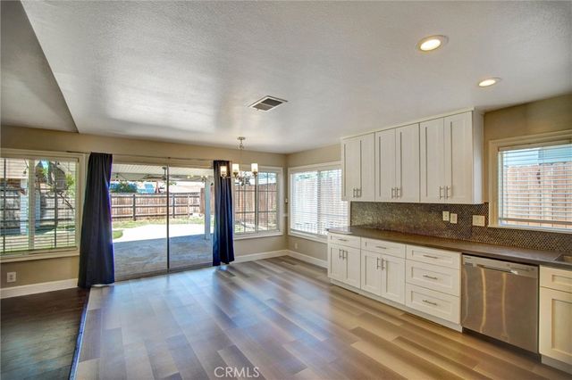 895 W Crestview, Corona, CA 92882