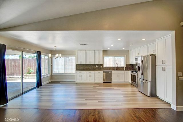 895 W Crestview, Corona, CA 92882