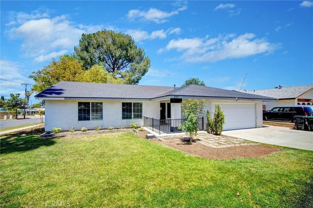 895 W Crestview, Corona, CA 92882