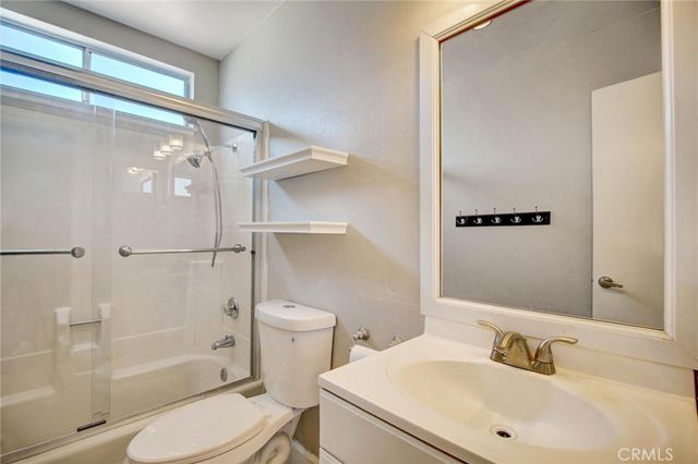 895 W Crestview, Corona, CA 92882