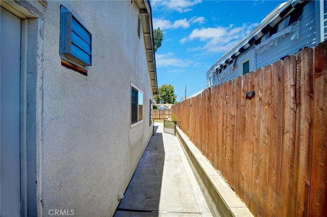 895 W Crestview, Corona, CA 92882
