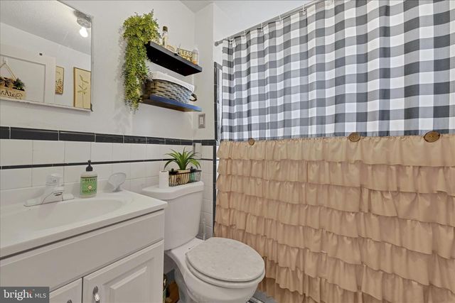 518 JANSEN AVE, Essington, PA 19029